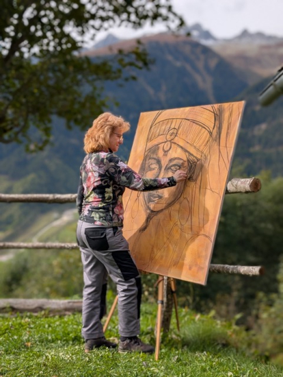 Anita Guggisberg malt in der Natur
